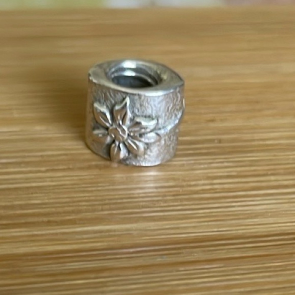 Pandora Authentic Retired filigree Floral charm